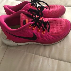 SOLD Nike FREE 5.0 Size💕 7.5 pink💕